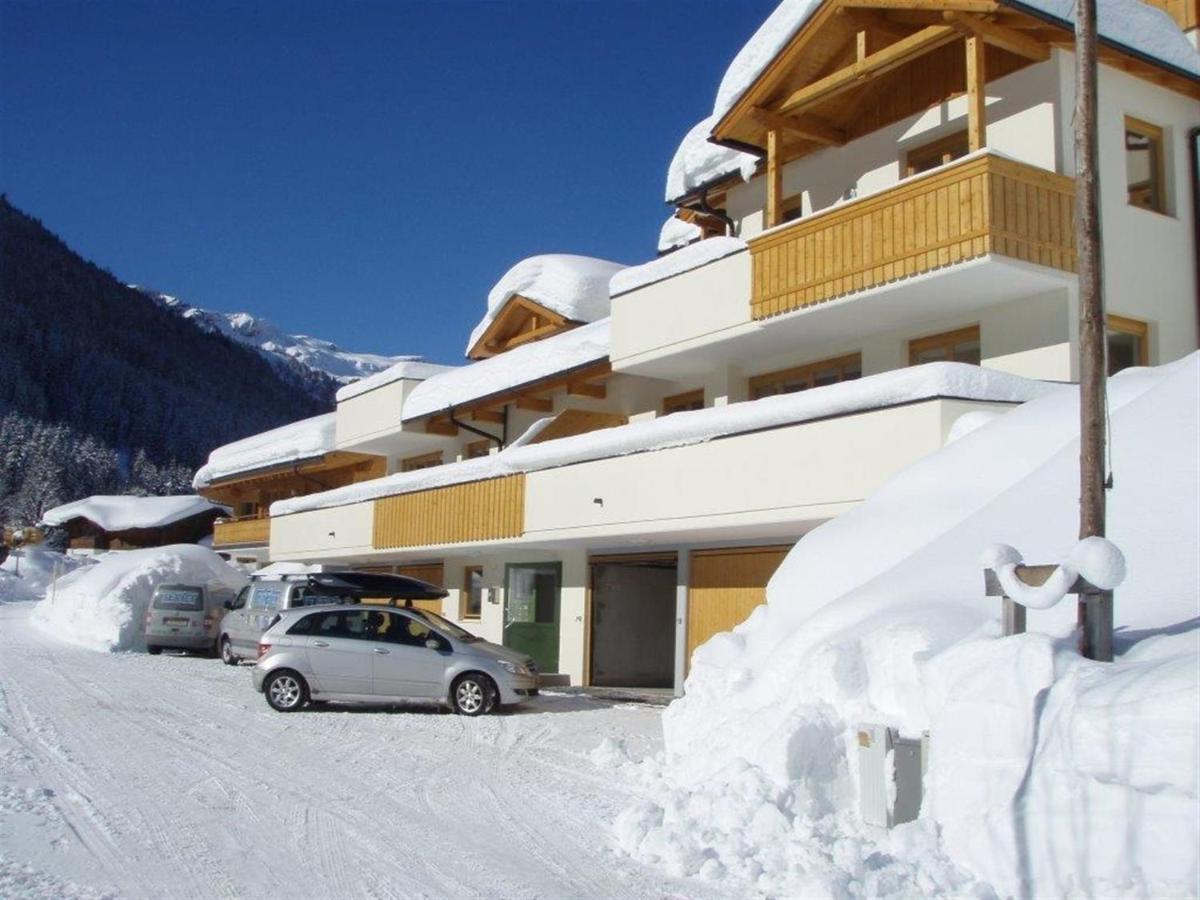 Modern Apartment in Saalbach Hinterglemm with Terrace Exterior foto